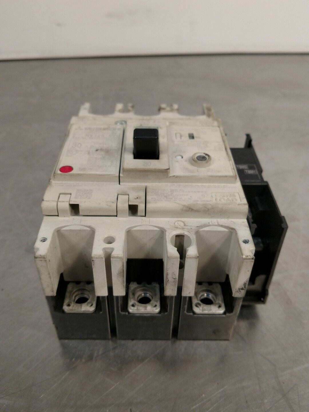 MITSUBISHI 30AMP NO-FUSE BREAKER  NV125-SVU3030 4D