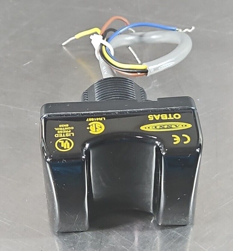 Banner OTBA5 Single Point Optical Momentary Action Touch Button.        Loc5E-20