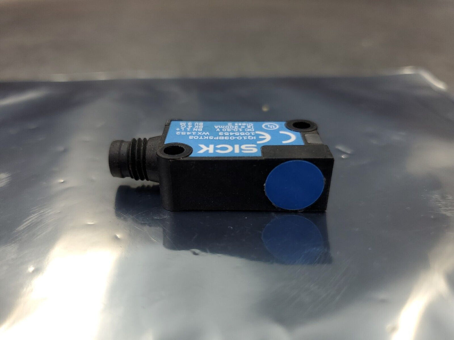 SICK IQ10-03BPSKT0S 10-30V DC Sensor Module.                                5D-5