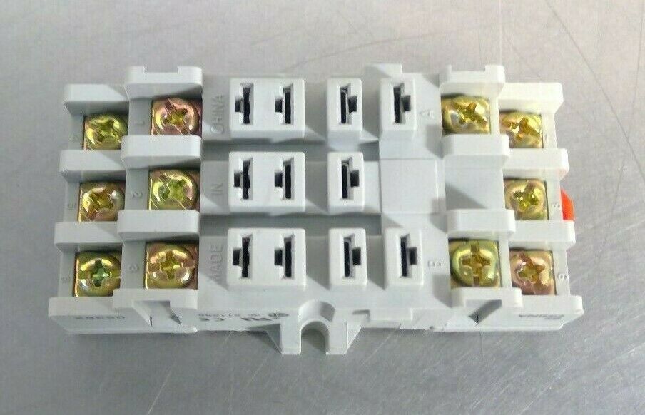 Square D - 8501NR82 Series C Relay Socket                                     4H