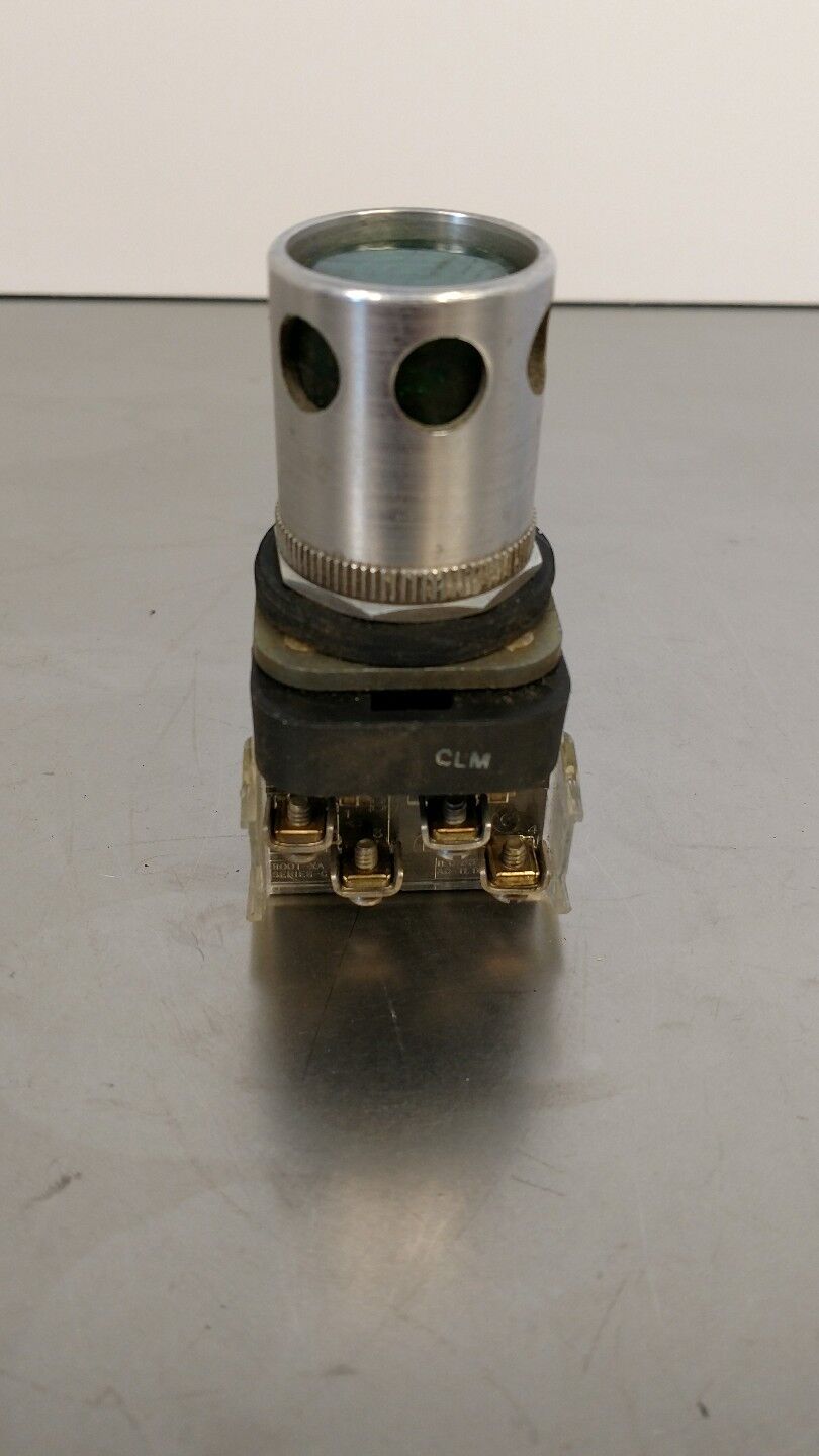 Allen Bradley Push Button 800T-PA16 Green Illuminated Switch 5A