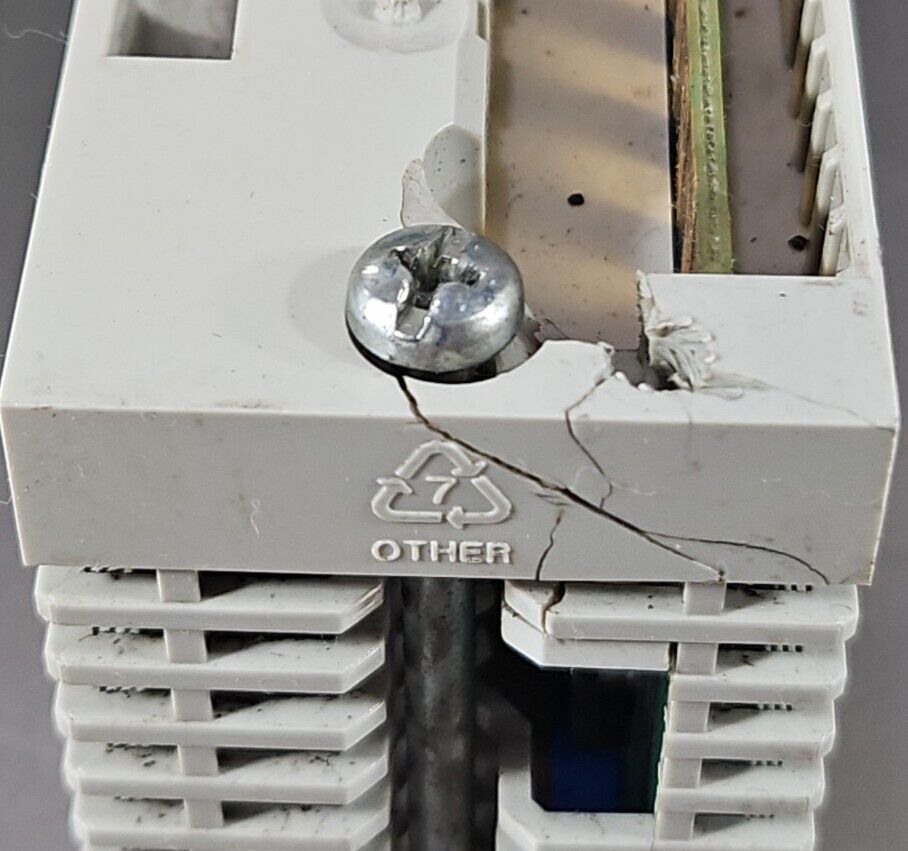 Schneider 140ACI03000 ANALOG IN Without Terminal.                       Loc3B-27