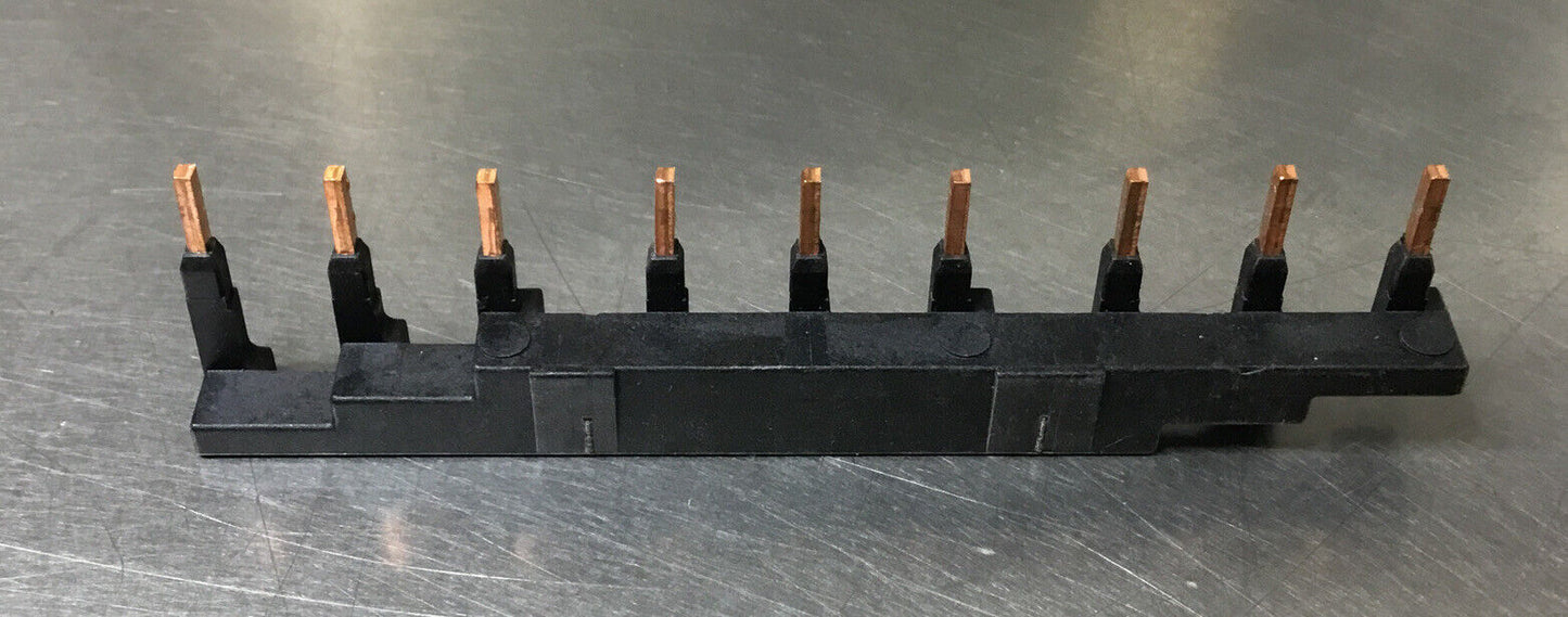 ALLEN BRADLEY  140M-C-W453N /A  COMPACT BUS BAR 600V AC Max. 64A     4C