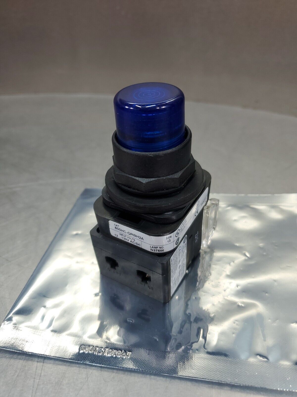 Allen Bradley 800HC-QRBH2A Ser. G Blue Illuminated Push Button.             4A-2