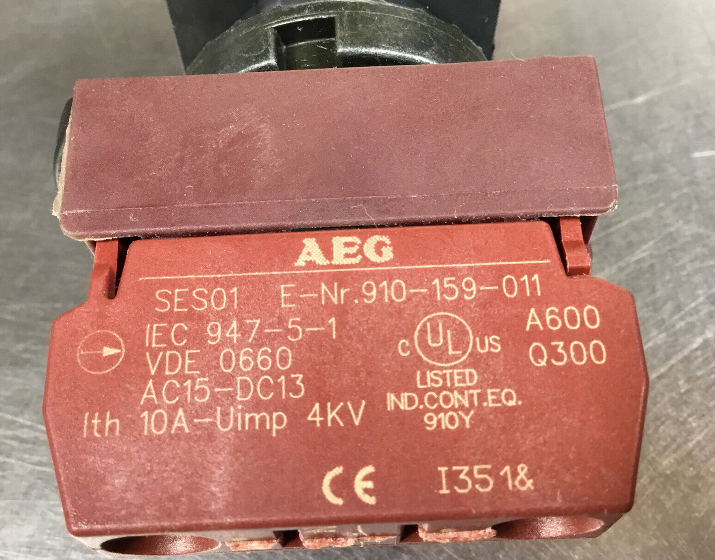 EEC AEG  BSP-RS-01W/  SES-01  Locking Mushroom Push Button  W/ Keys   4H