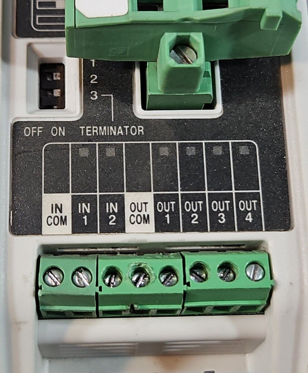 Keyence N-R4 Dedicated Communication Unit Amplifier.                       3C-20