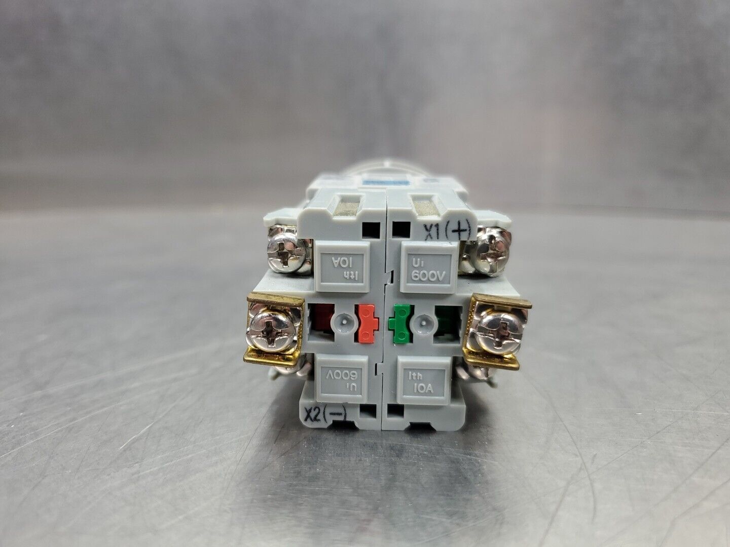 IDEC ALFNE RED PUSHBUTTON SWITCH.                                          4D-24