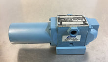 Load image into Gallery viewer, PARKER  21110-7302-6203-2855  Directional Valve 6000 Max. PSI   B0000050     6B
