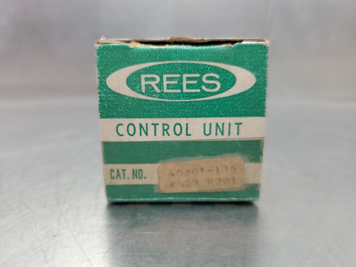 REES 40201-136 (R201) Switch Control Knob.                                 4E-34