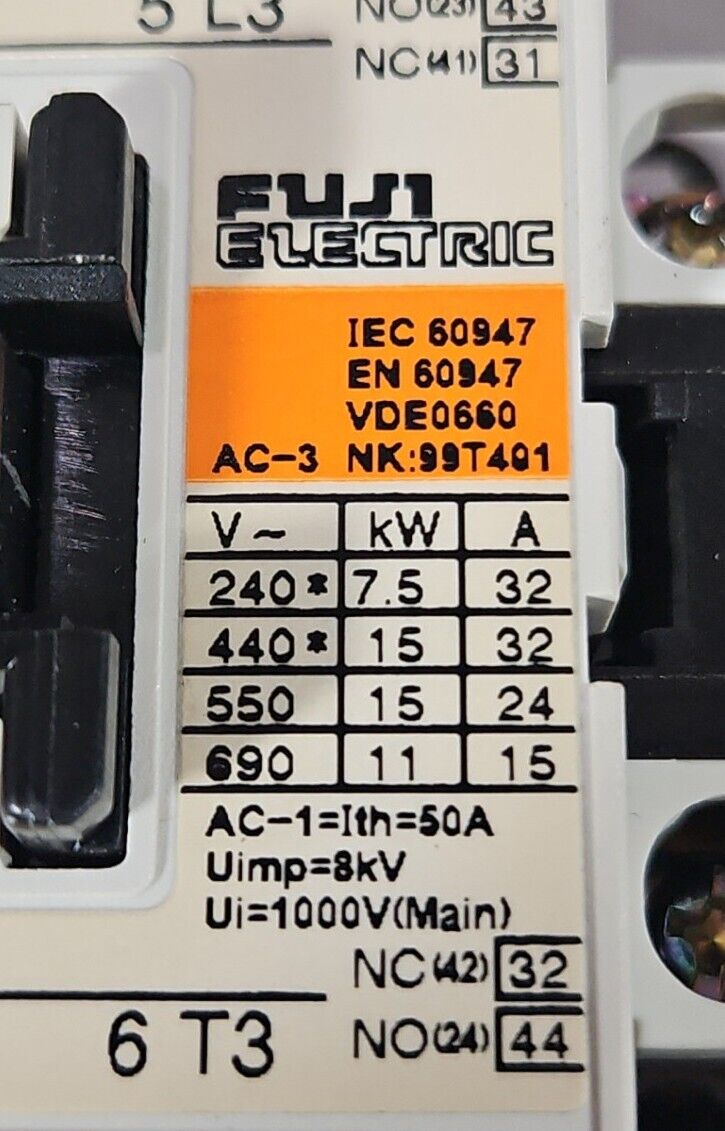 Fuji Electric SC-N1 Coil Starter SC25BAA.                           4D-25