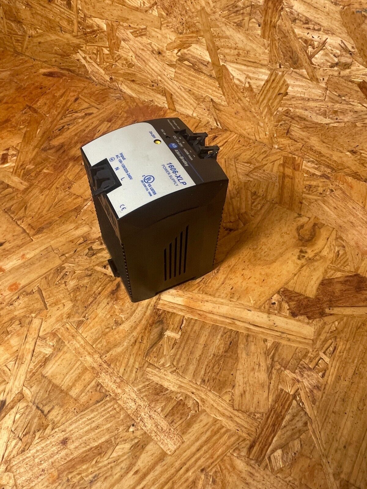 Allen-Bradley 1606-XLP100E 24-28 VDC Output 4.2A 100W 1-Phase Power Supply @1E