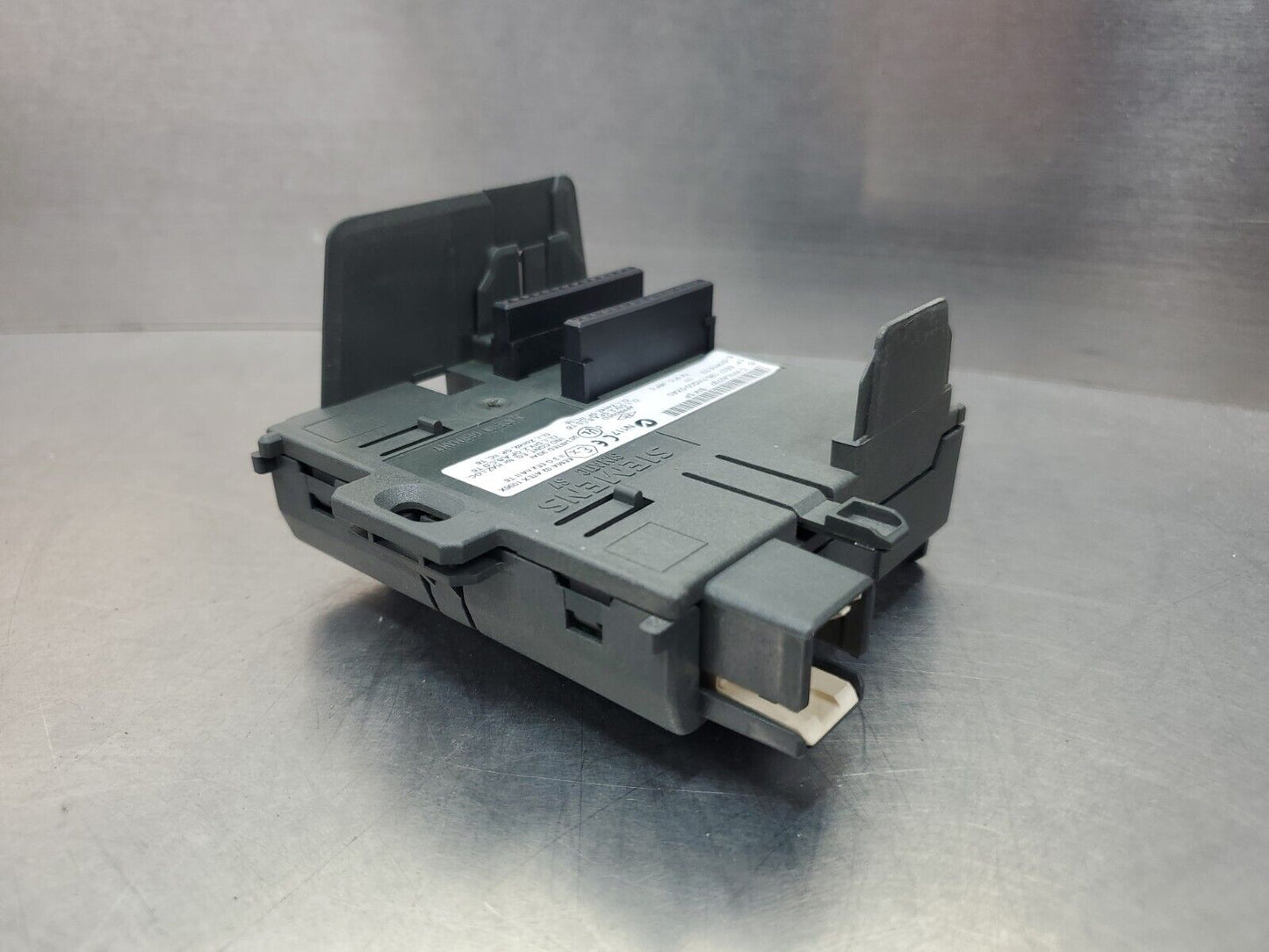 Siemens SIMATIC S7 6ES7 195-7HG00-0XA0 Bus Module.                         3E-20