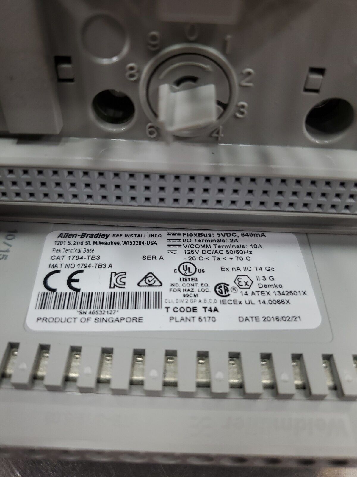 Allen-Bradley 1794-IB16 Ser. A 24VDC Sink Input w/1794-TB3 Terminal Base   3D-19