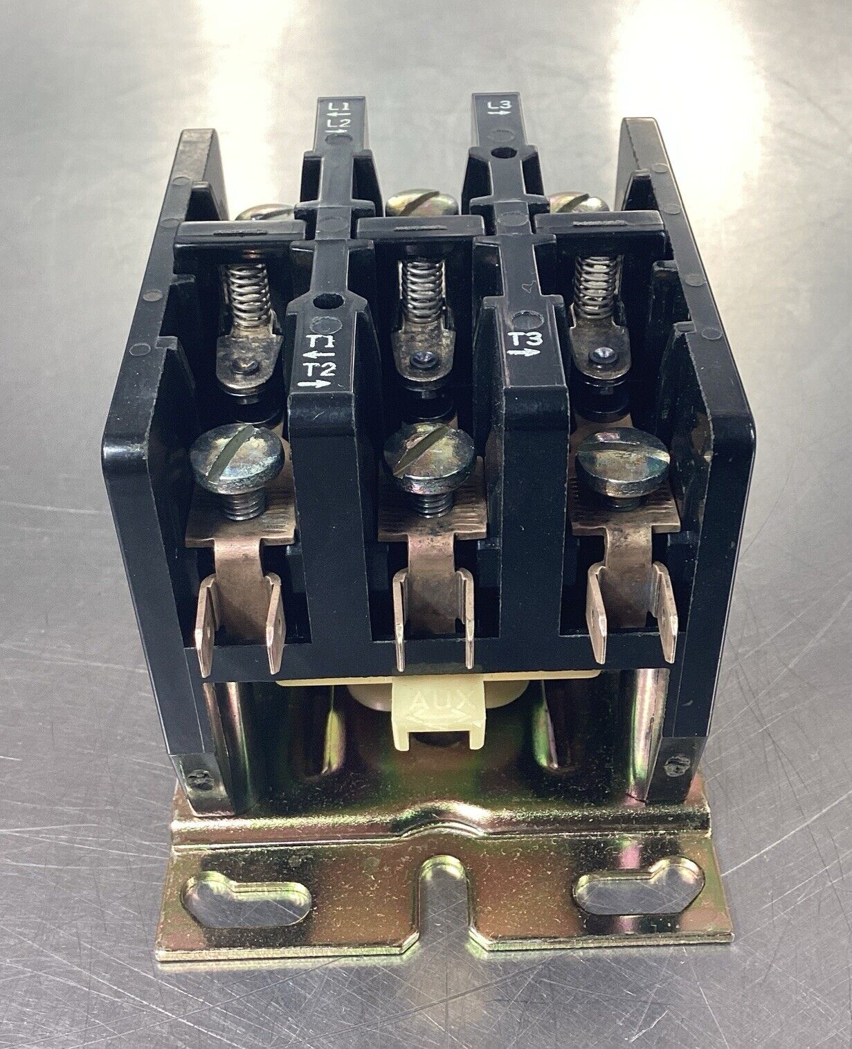 SYLVANIA  DP3C303-24  CONTACTOR 30 AMP  A77-309044A-3  3P 24V Coil     4E-34