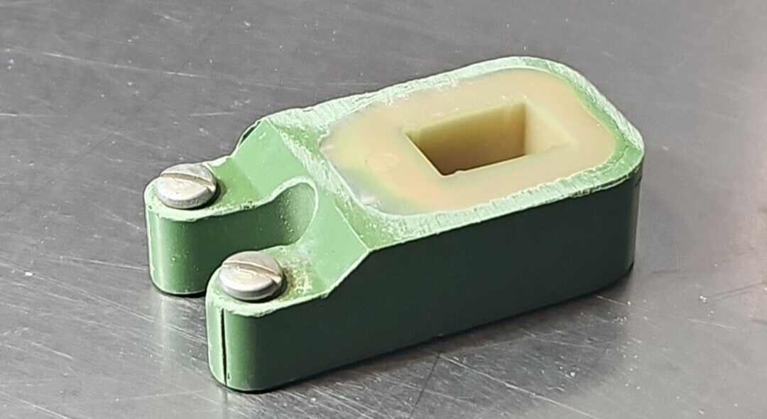 General Electric 55B15G2 coil 110/120V 50/60Hz.            Loc4C30