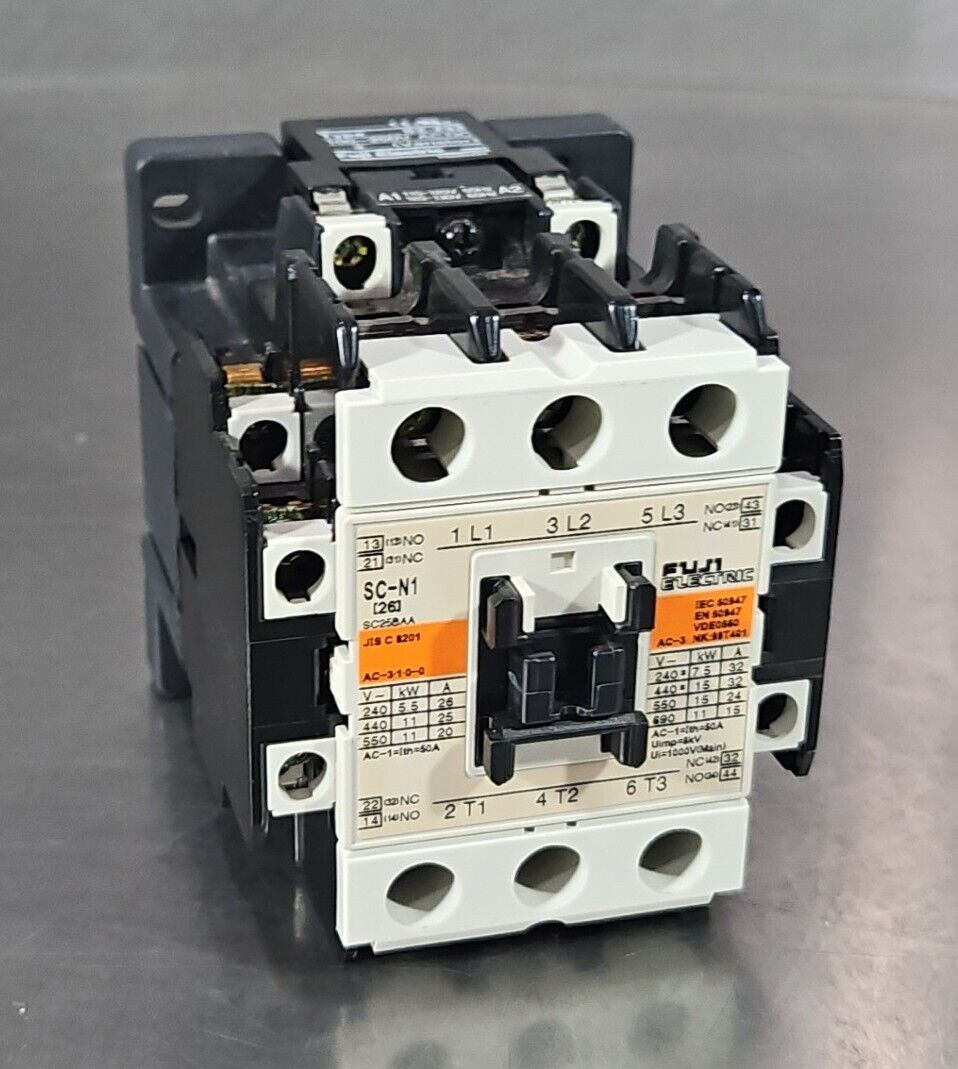 Fuji Electric SC-N1 Coil Starter SC25BAA.                           4D-25