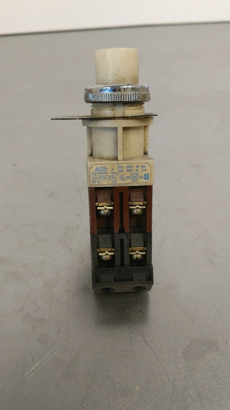 Fuji Electric AH25 White Illuminated PushButton Selector Switch 4A