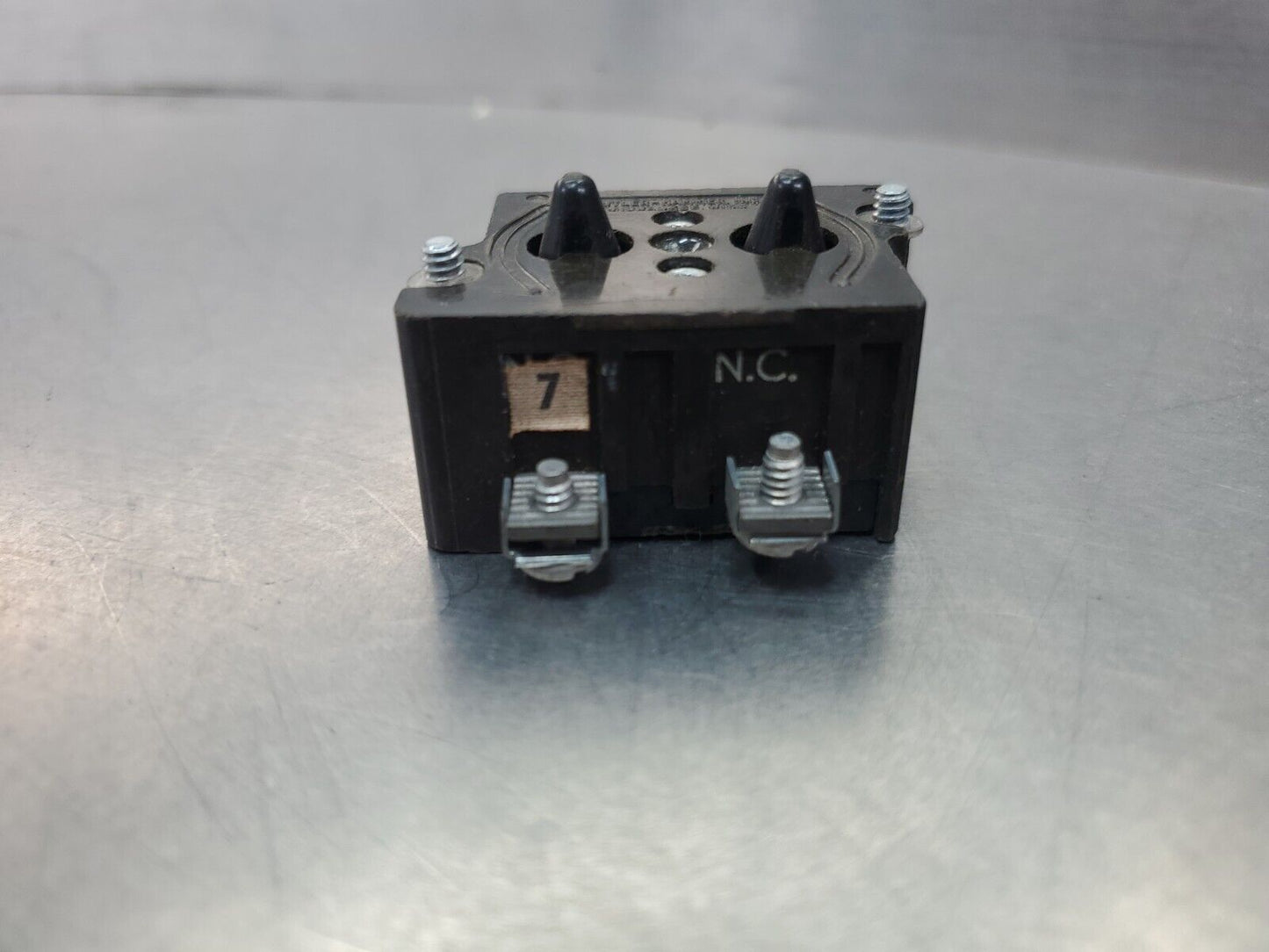 Cutler Hammer 10250T57 Contact Block Heavy Duty AC/DC - N.C/N.C. 600 V Max.   4E