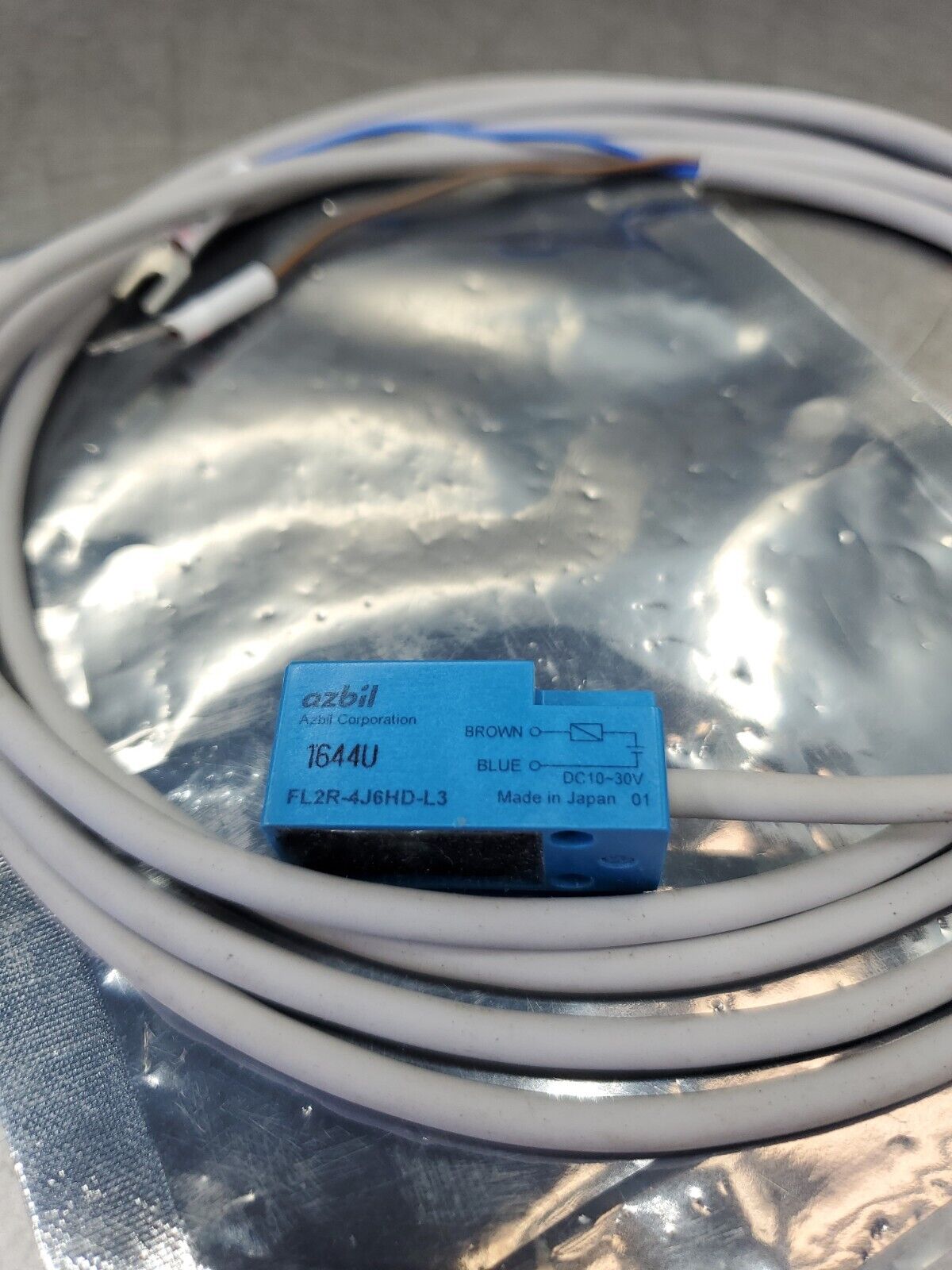 Azbil Corporation 1644U FL2R-4J6HD-L3 Sensor.                                5D