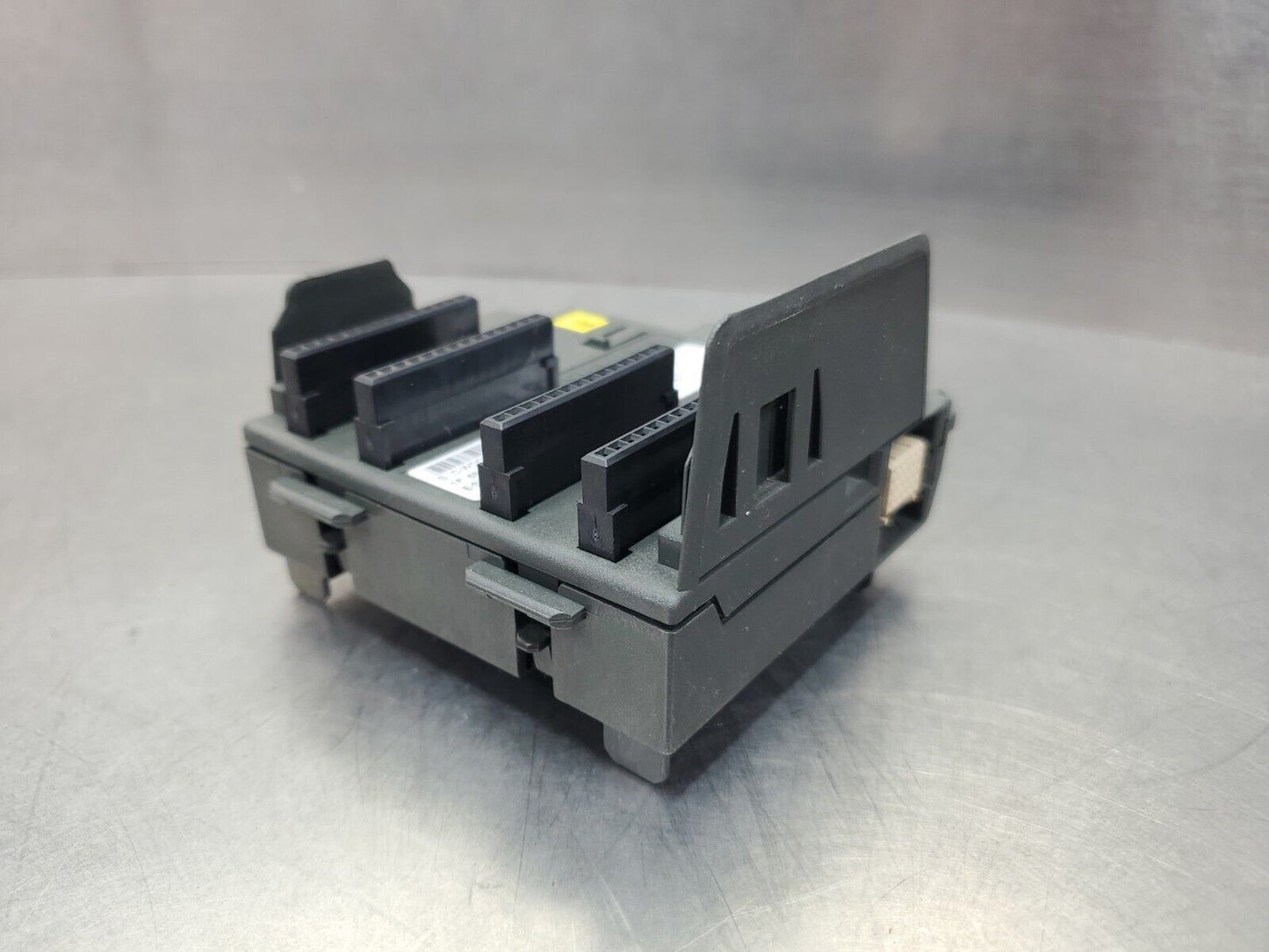 Siemens SIMATIC S7 6ES7 195-7HD10-0XA0 Bus Module.                         3E-20