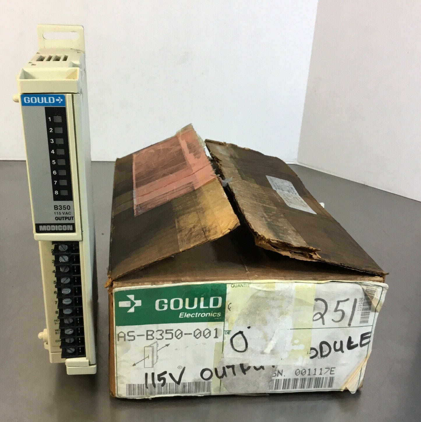 Gould  AS-B350-001  Modicon Output Module 115 VAC    Loc.3A-1