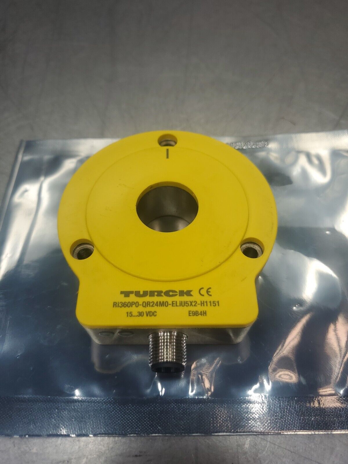 TURCK Ri360P0-QR24M0-ELiU5X2-H1151 15-30VDC (E9B4H) Sensor Module.            5E