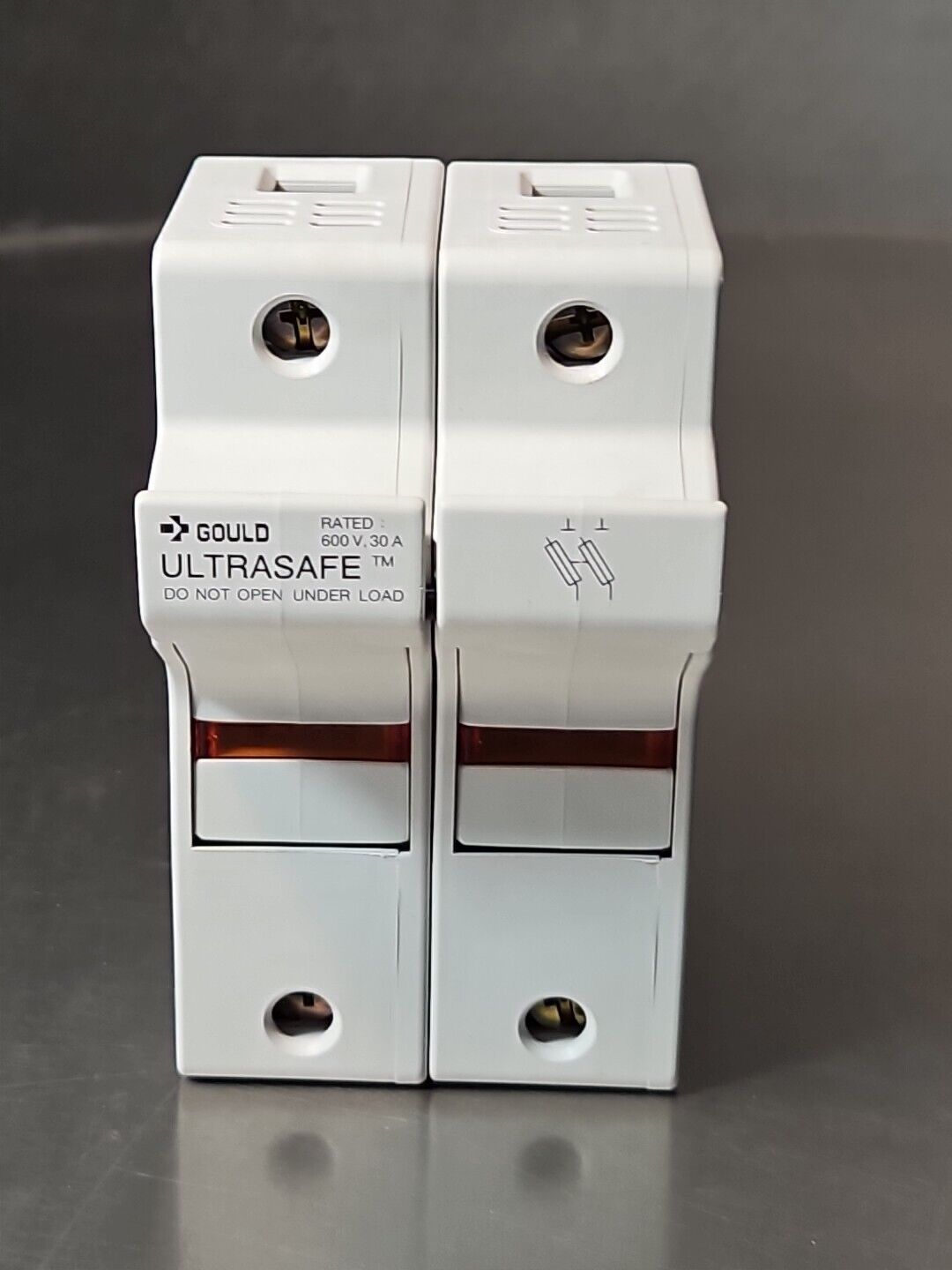 Gould Shawmut US3J21 FUSE HOLDER.   Loc4C23