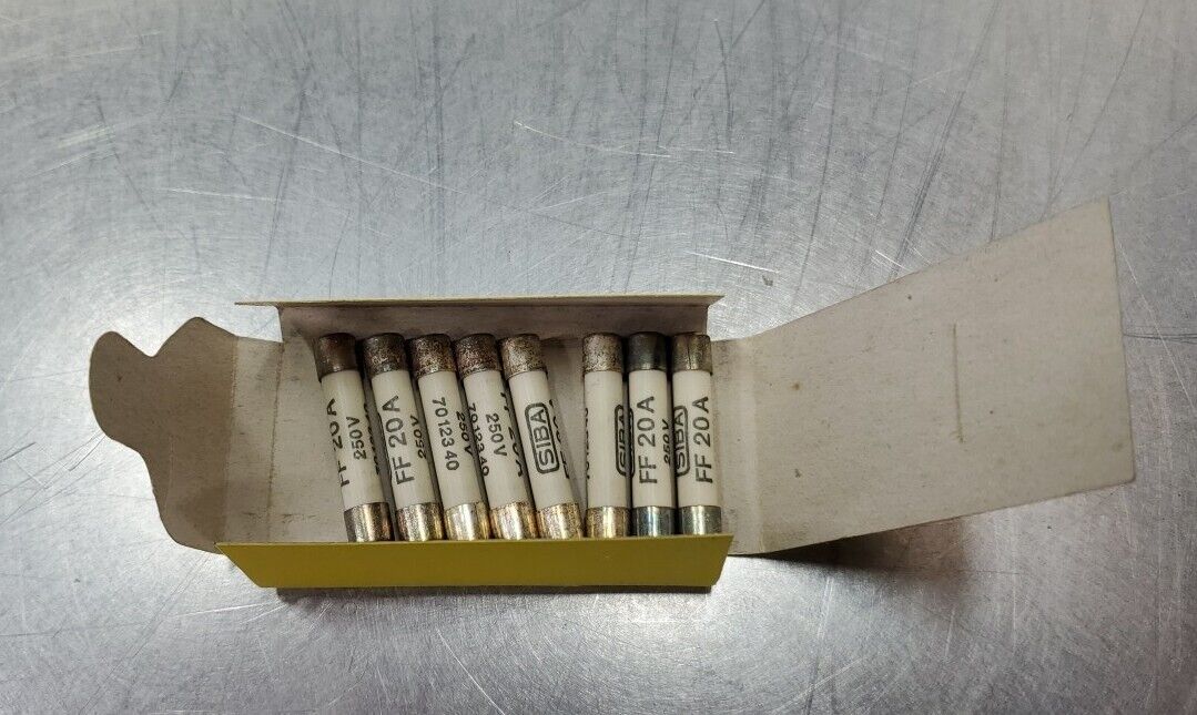 Siba L-Nr. 70-123-40 20A 250V Fuse - (6,35x32mm) Lot of 8.                 4E-21
