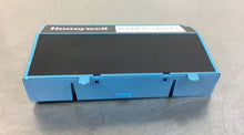 Load image into Gallery viewer, HONEYWELL S7810 A 1009 Data Controlbus Module Burner Control   3D-2

