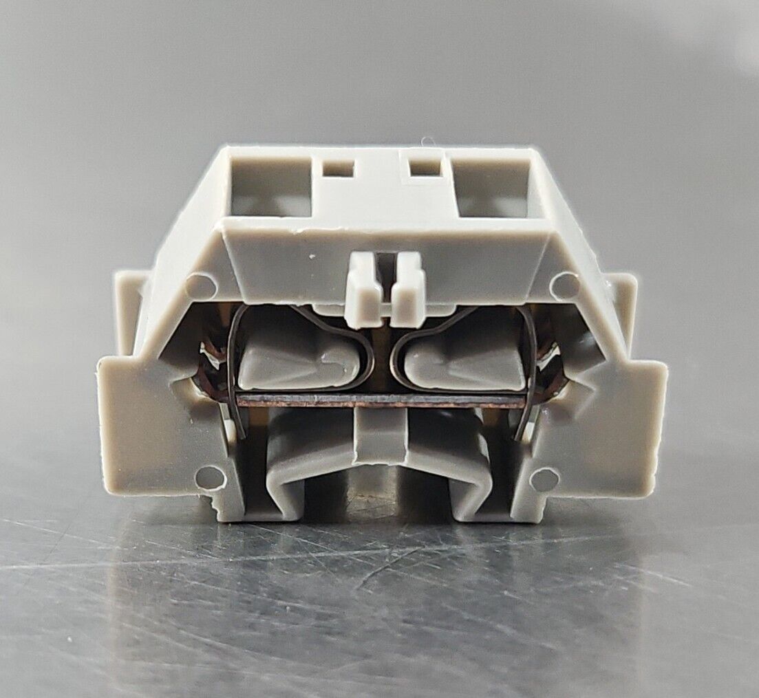 Wago 261-331 conductor Ground Terminal Block - Pk with 50.              Loc3C-19