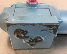 Load image into Gallery viewer, PARKER  21110-7302-6203-2855  Directional Valve 6000 Max. PSI   B0000050     6B
