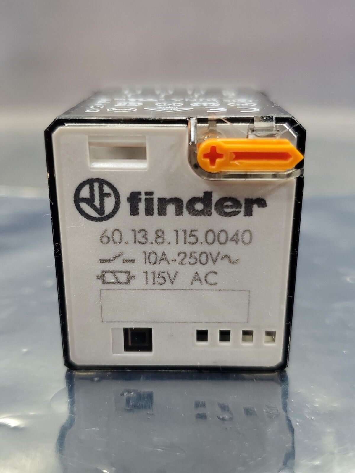 Finder 60.13.8.115.0040 10A 250V Relay.                                       4D