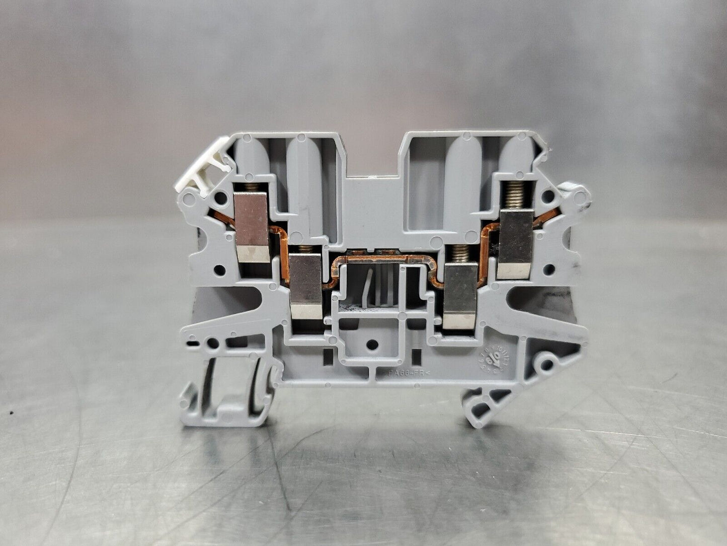 Phoenix Contact Typ UT 4-QUATTRO Feed Through Terminal Block.               4D-8