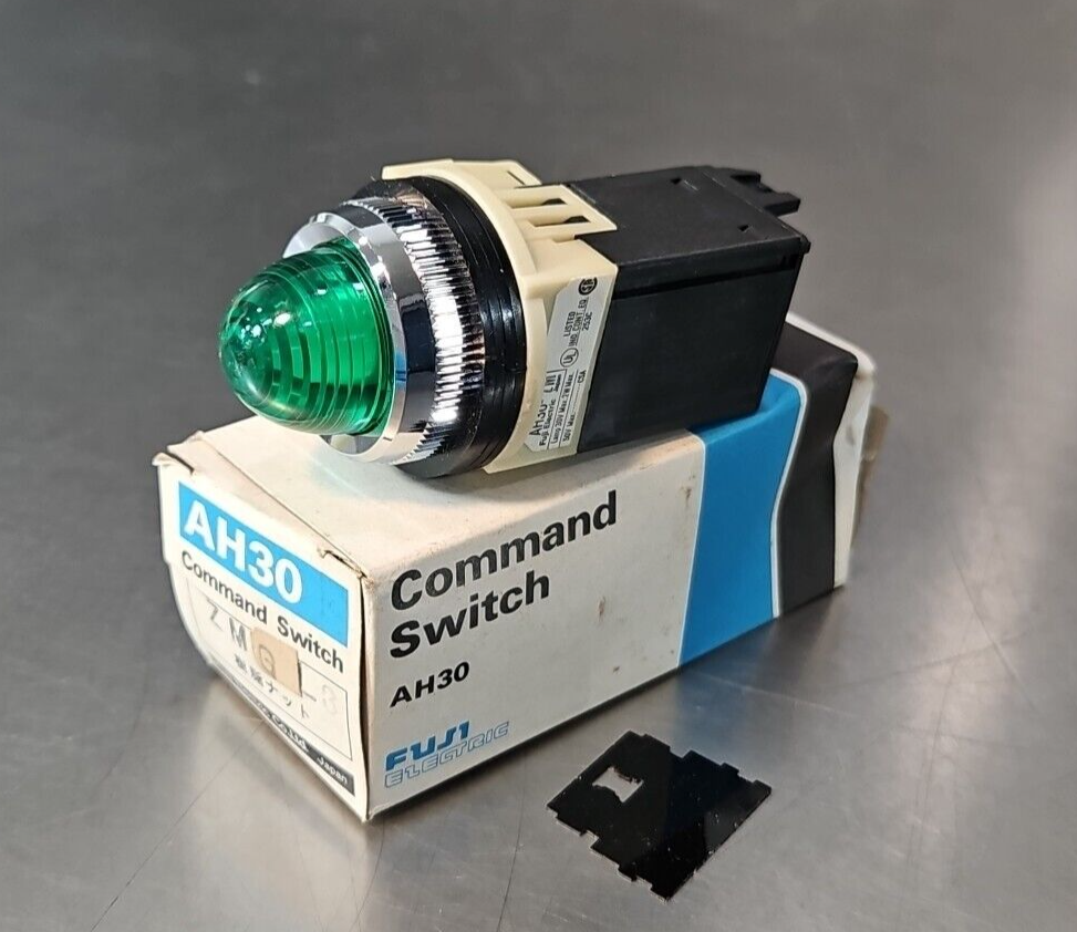 FUJI ELECTRIC AH30-ZMGL3 Command Switch.                               Loc4B-22