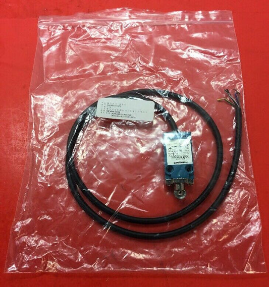 Honeywell NGCMB10AX07C Roller Push Metal  Limit Switch 1 NO 1 NC 10 Amp     6A