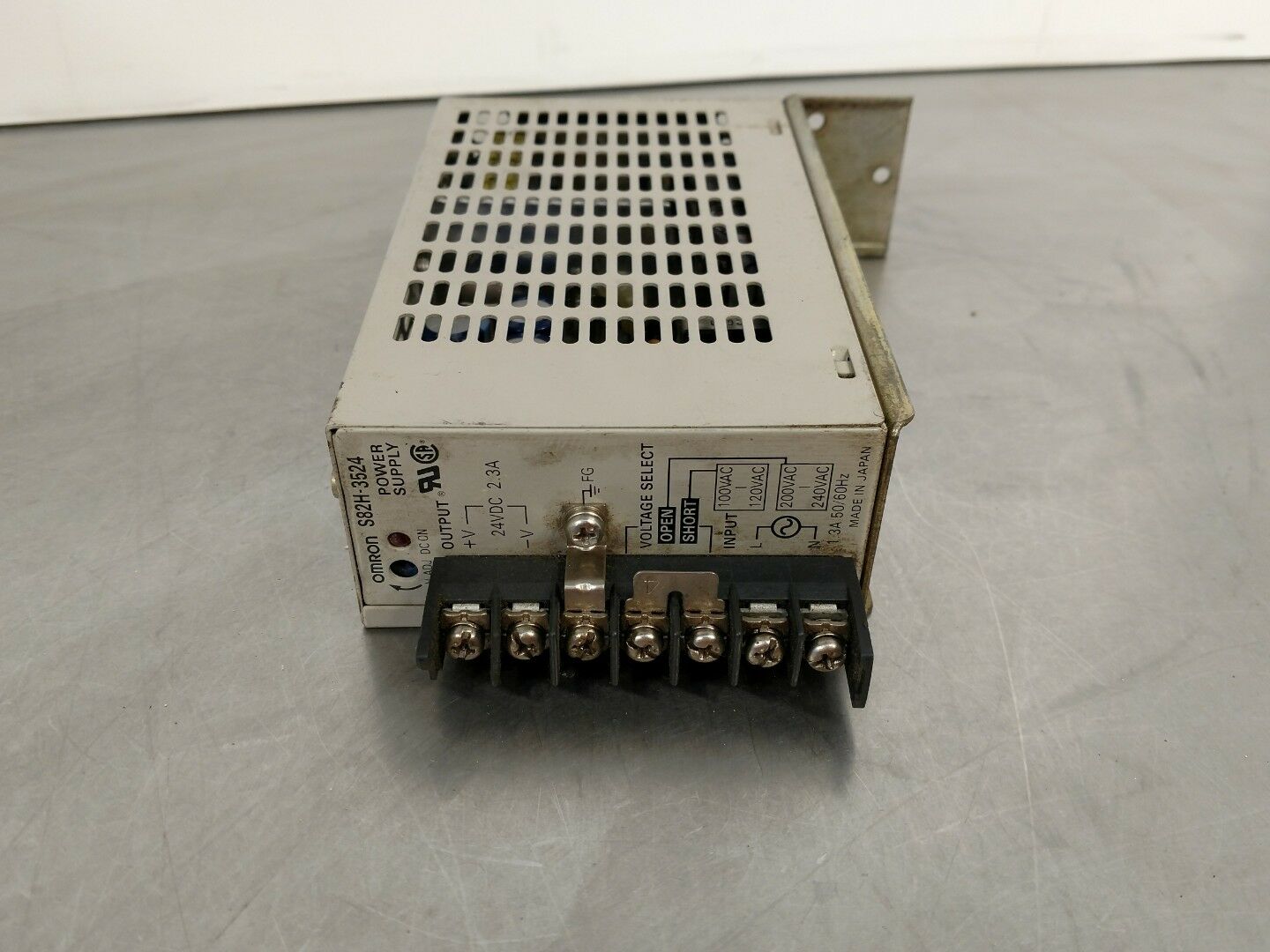 OMRON S82H-3524 POWER SUPPLY                                                 AUC