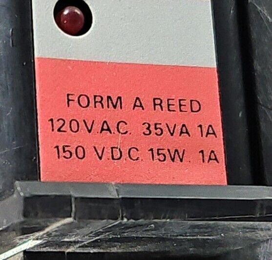 SQUARE D SY/MAX HOM-271  8030 SERIES A OUTPUT MODULE.                   Loc3A-21