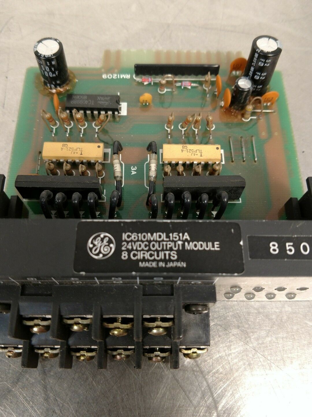 GE FANUC IC610MDL151A 24VDC Output Module 8-Circuits w/ Terminal Block 3F