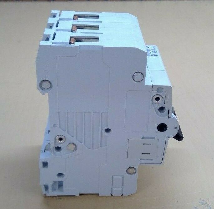 Klockner Moeller FAZN C25 -3 3 Pole Circuit Breaker                           4D