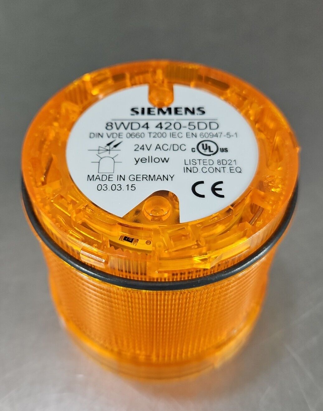 SIEMENS 8WD4-420-5DD SAFETY LIGHT.                                 Loc 3D-15