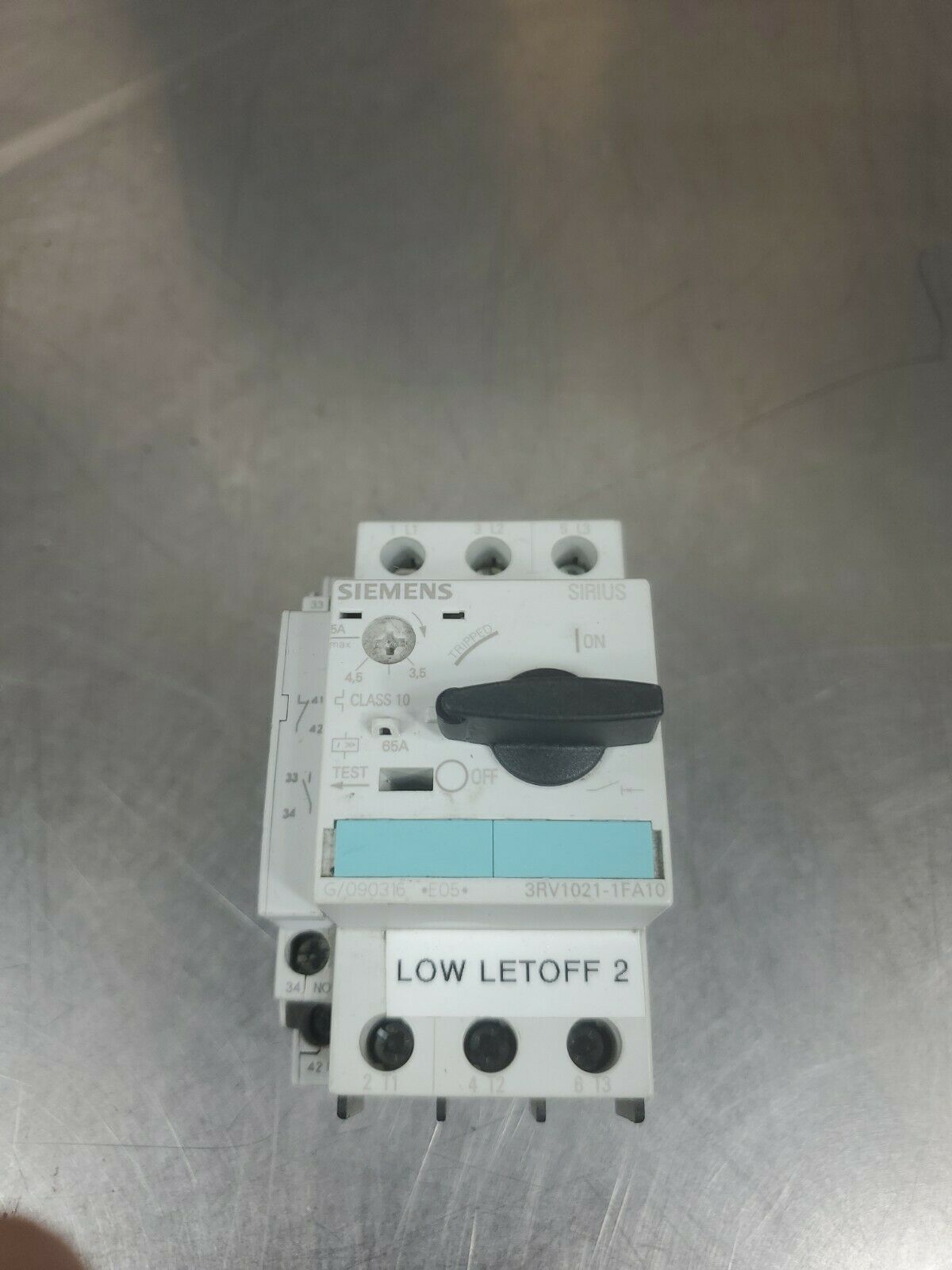 Siemens Sirius 3RV1021-1FA10 Motor Starter Circuit Protector w/ 3RV1901-1A    4G