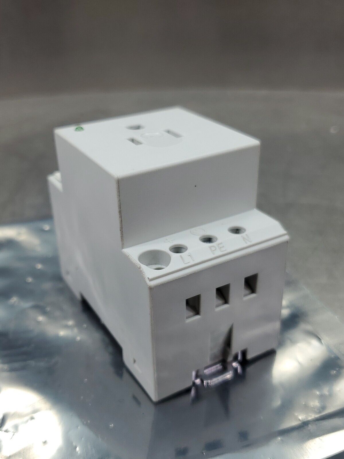 Phoenix Contact SD-US/SC/LA/GY (2963860) 15A 125V AC/VDC Din Rail Outlet.  3E-30