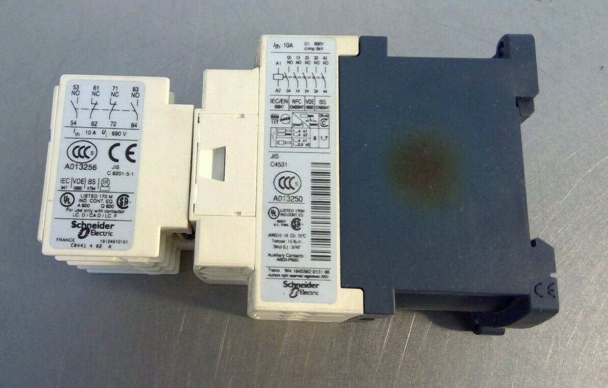 Telemecanique - CAD50 BD - Relay w/ LADN22 Contact Block LA1 DN22          4E-16
