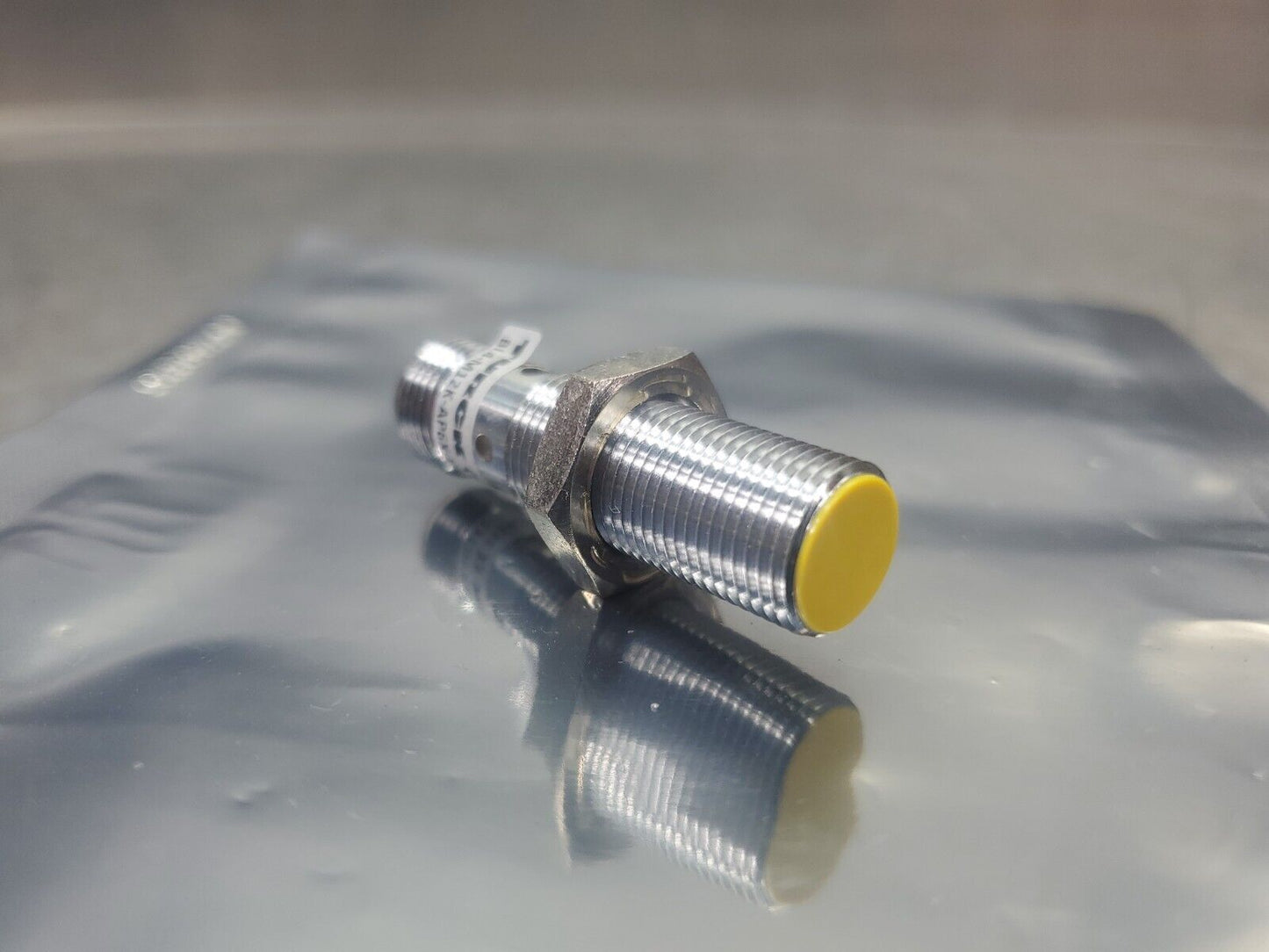 Turck BI 4-M12K-AP6X-H1141 Proximity Sensor.                                5-E2