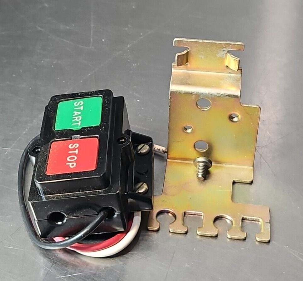 GE CR205X Auxiliary Contact 600V.                                      Loc4C-19