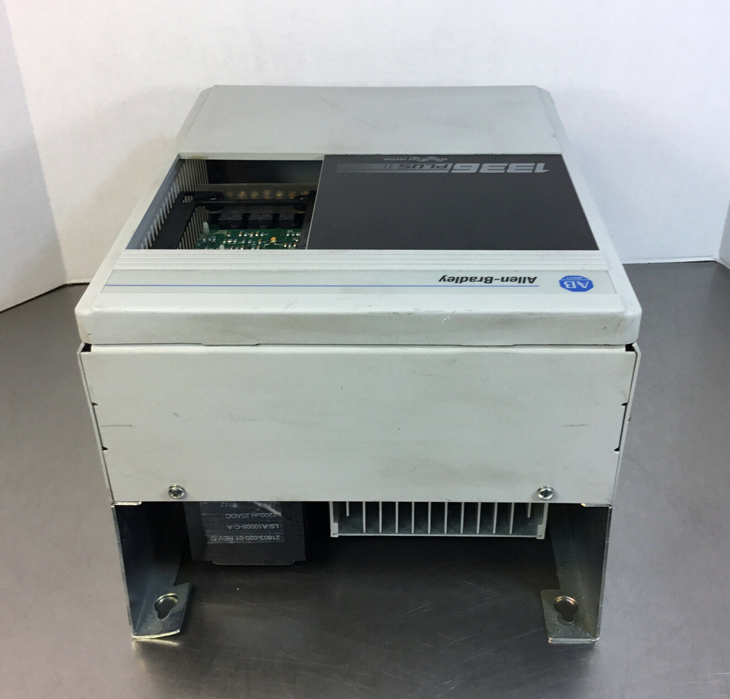 ALLEN BRADLEY 1336F-BRF100-AA-EN-LA4-L4 Sensorless Vector Drive Plus II  1F