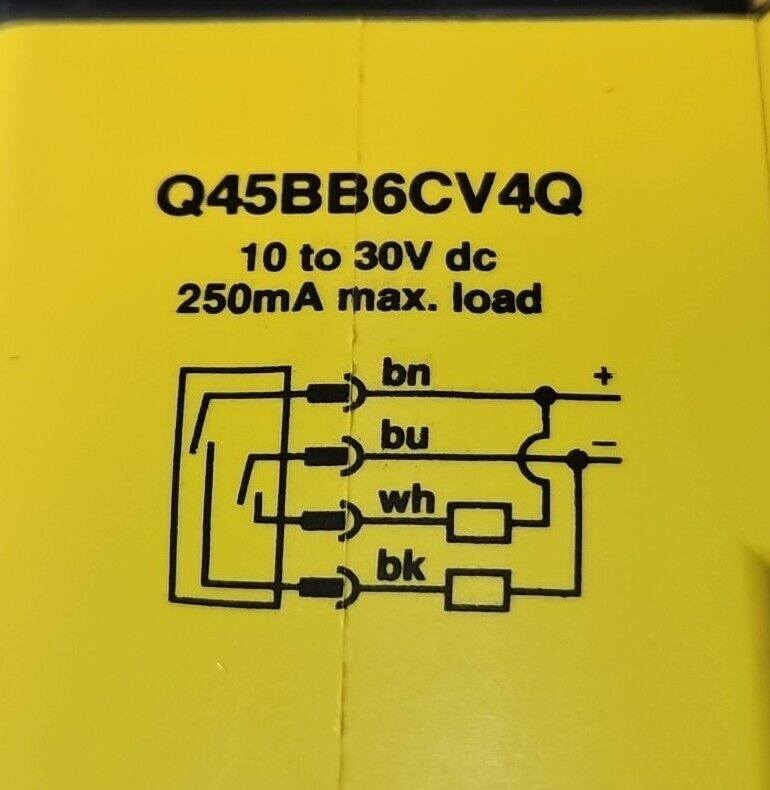 Banner Q45BB6CV4Q Convergent Photoelectric Sensor 10-30vdc.             Loc5E-21