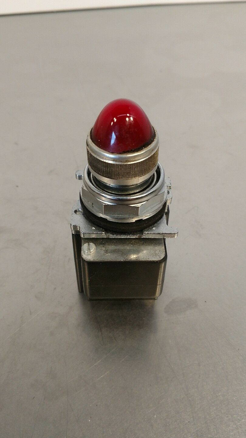 CUTLER-HAMMER 10250T Red Illuminated Button 4A