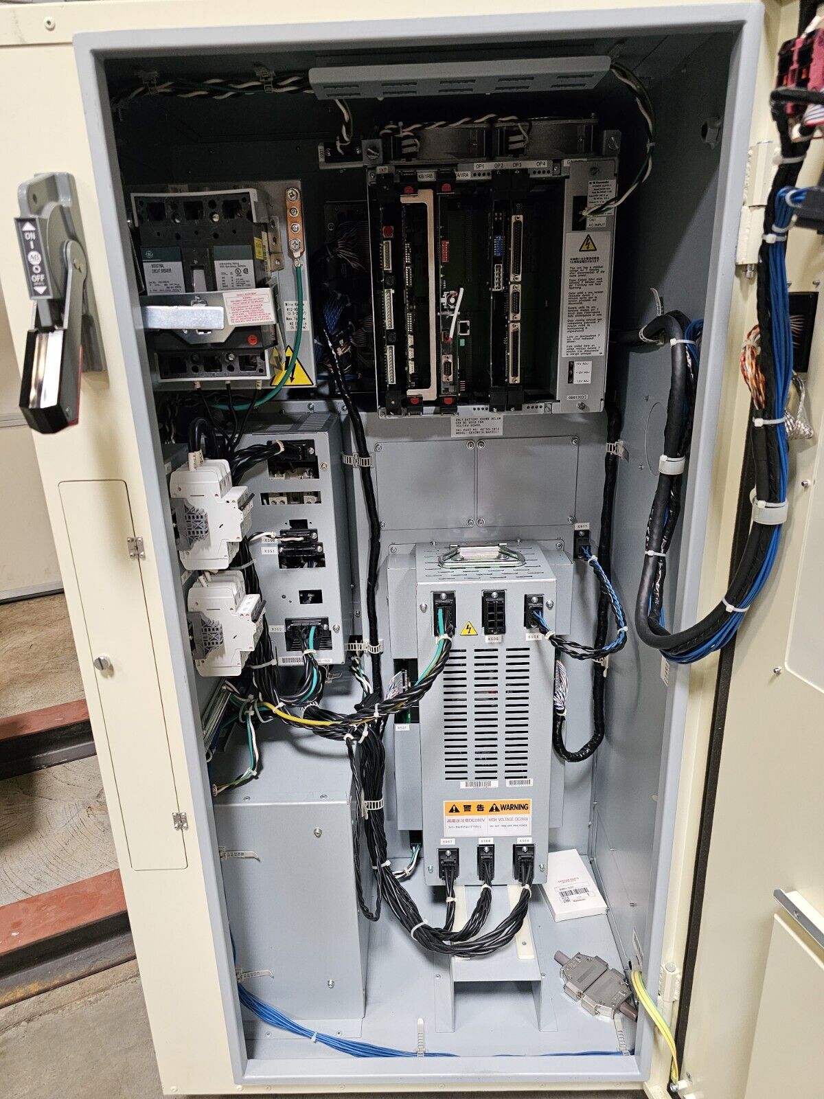 Kawasaki ZZX300S B Robot w/ D32F D001 CONTROL CAB/50817-1347 Teach PENDANT