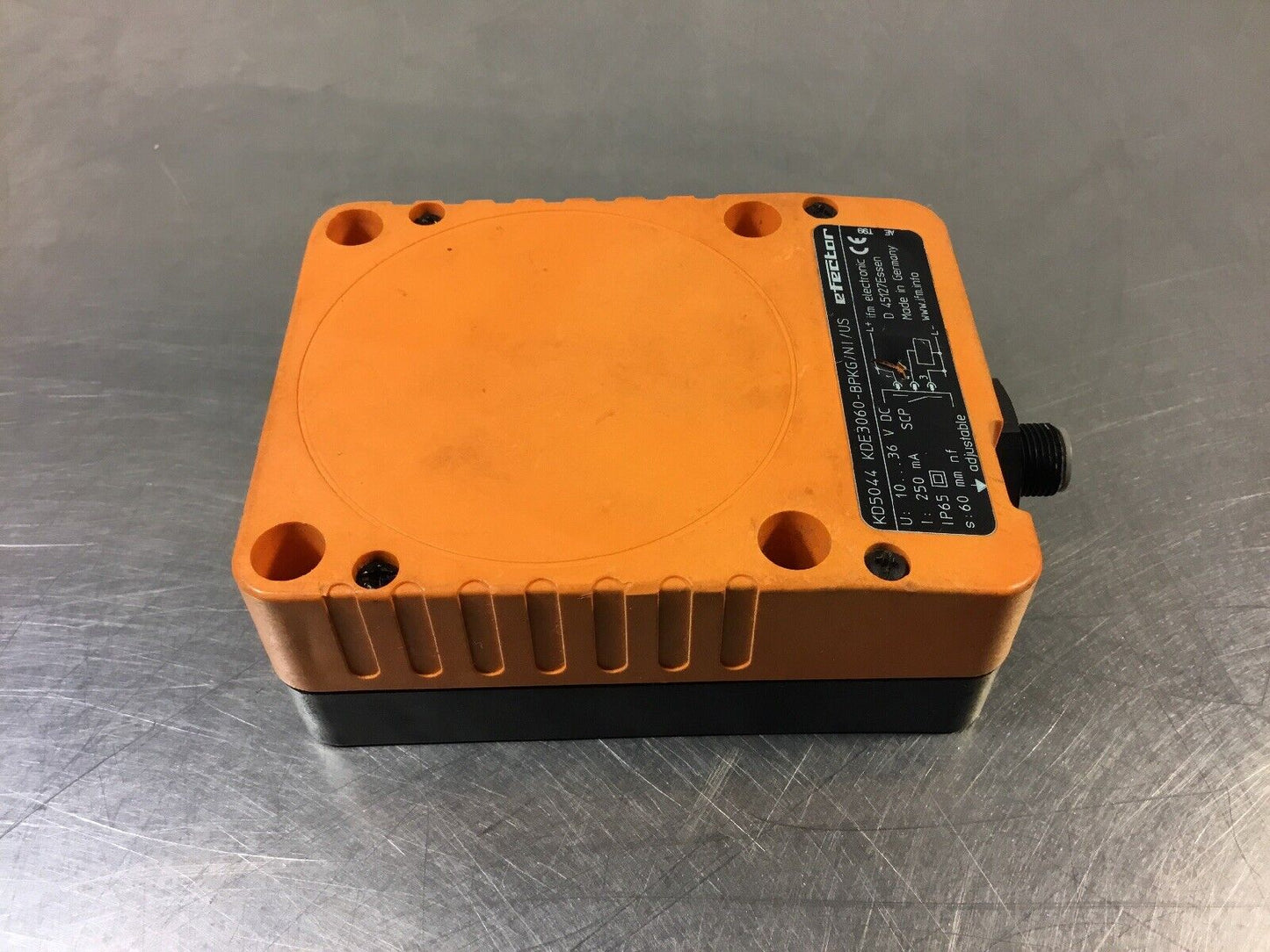 IFM EFECTOR CAPACITIVE PROXIMITY SWITCH KDE3060-BPKG/NI/US 10-36VDC    Loc.5A